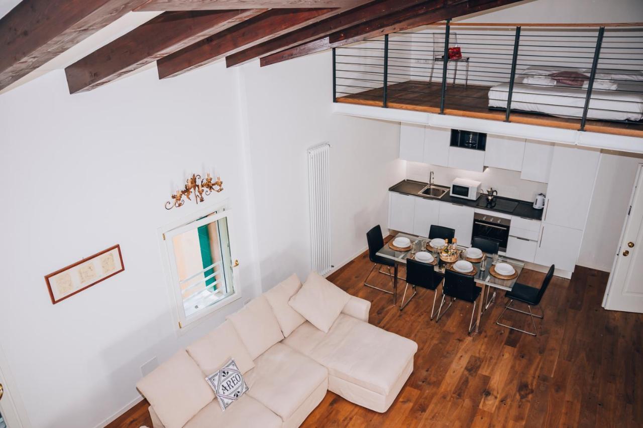 ונציה Guggenheim Luxury Suites By Bricola Apartments מראה חיצוני תמונה